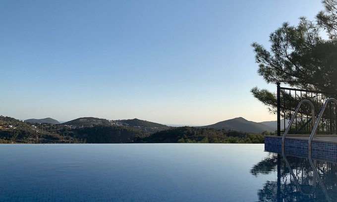 Islamlar Villa | Lovely Infinity Pool 4km Kalkan Fab Views 4 Storeys Licence 07-6870 Sleeps 10