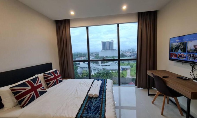 Batu Lintang Apartment | Lovely Kozi Square Studio Bedroom with Pool LV5C