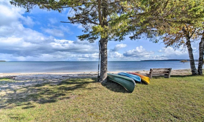 St Ignace Apartment | Lovely Lake Huron Getaway Beach Access and Kayaks!