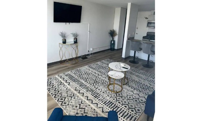 Douglas House | Lovely Lake View apartment minutes from Downtown.