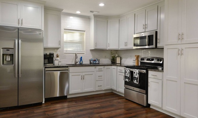 Independence House | ⭐LOVELY LARGE HISTORIC REMODELED HOME⭐ Unit B