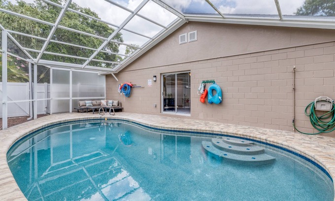 Pinebrook Estates House | Lovely Largo POOL Home, sleeps 8, 122nd