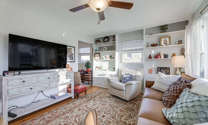 Lexington House | Lovely Lexington Home: 4 Mi to Downtown!