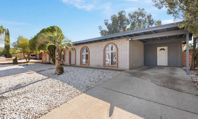 South Harrison House | Lovely Lucille 3 Bedroom