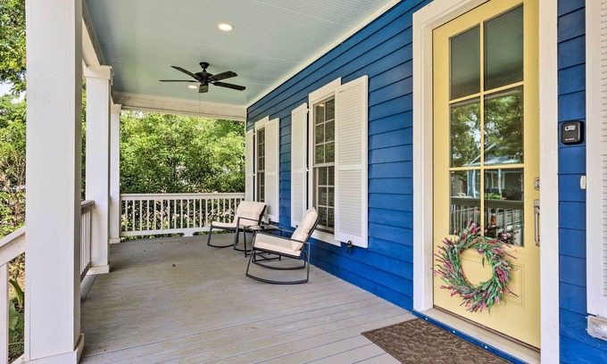 Washington Square House | Lovely Mobile Retreat w/Deck & Front Porch!