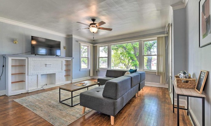 Oak Park Apartment | Lovely Oak Park Apt - Easy Access to Downtown!