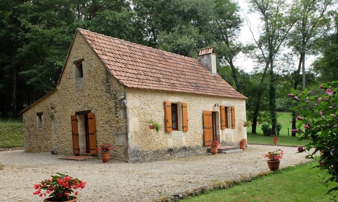Lamonzie-Montastruc House | Lovely old house for two people in the heart of the forest