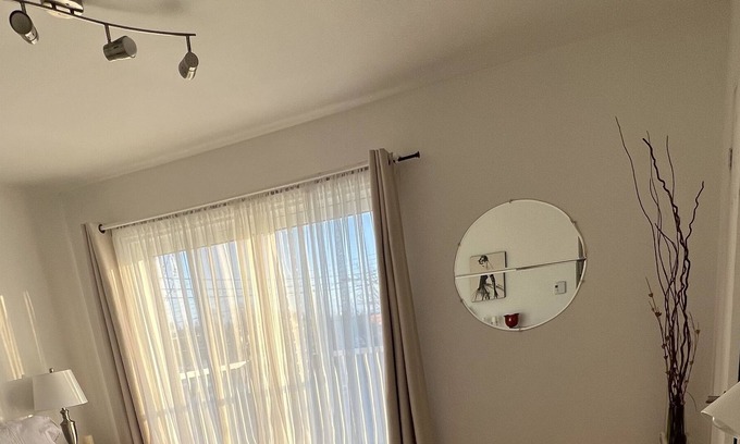 LaSalle Apartment | Lovely one bedroom apartment 15 min to downtown