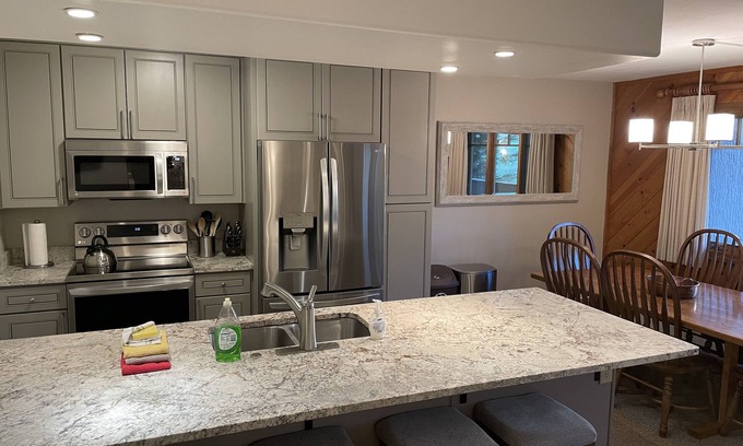 Steamboat Springs Condo | Lovely Phoenix 2bd. walk to base, resort amenities, garage, AC +