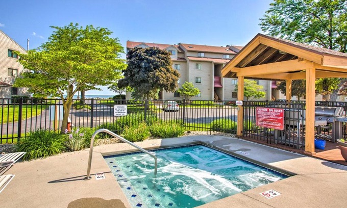 Port Clinton Apartment | Lovely Port Clinton Condo with Lake Views!