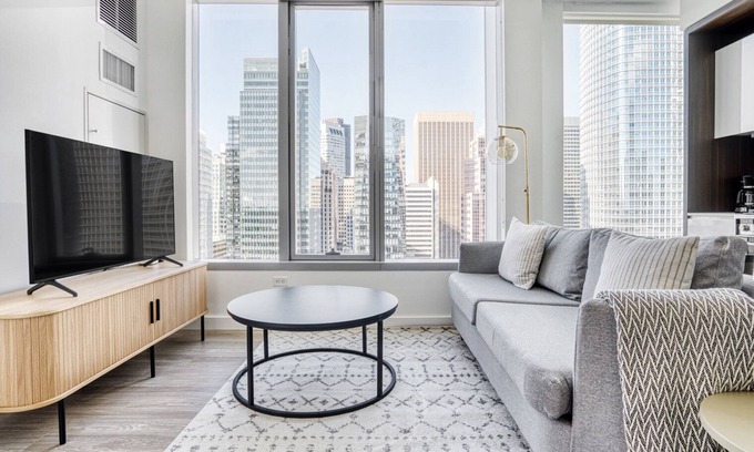 South Beach Apartment | Lovely Rincon Hill 1BR w/W/D, Gym & Pool, near Tech HQs, by Blueground