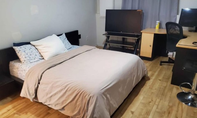 Gatineau House | Lovely Room in Hull Gatineau