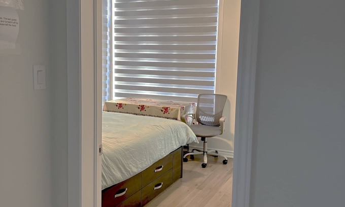 Caledon House | Lovely room.Private bathroom it's close to the airport.there are many convenienc