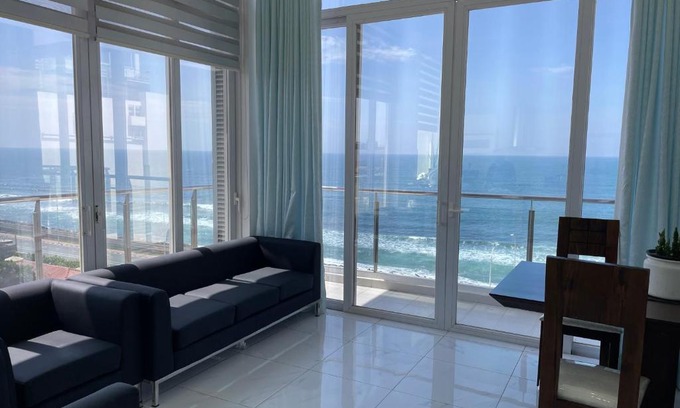 Kollupitiya Apartment | Lovely Sea View Apartment