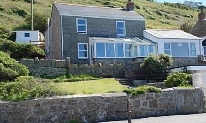 Sennen Cove House | Lovely Seaside Holiday Cottage In Sennen Cove Cornwall, Fantastic Location