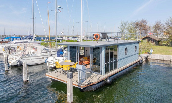 Wolphaartsdijk Boat Rental | Lovely ship in Wolphaartsdijk