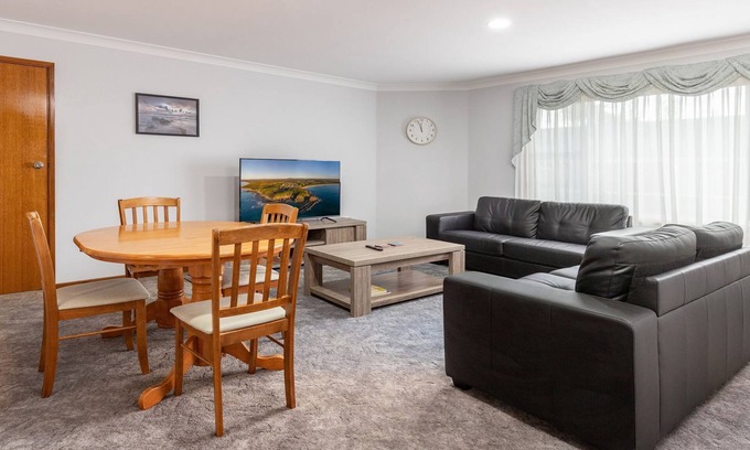 Tuncurry Villa | Lovely Single Level Villa close to Rockpool Beach, Tuncurry
