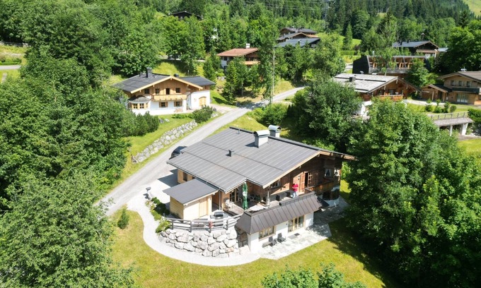 Hinterthal Apartment | Lovely spacious apartment in wooded area