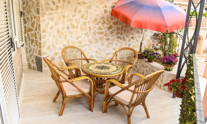 Bijeli do Apartment | Lovely Studio Apartment near city center