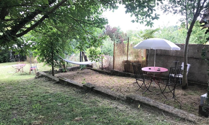 Lendou-en-Quercy Apartment | Lovely studio in French countryside of Quercy Blanc, Lot, France