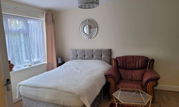Reading House | Lovely Studio in Town Centre