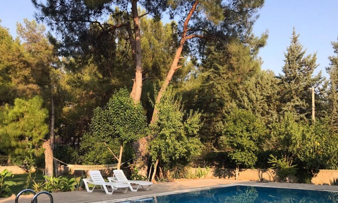 Kepez House | Lovely Summer House with Shared Pool in Kepez
