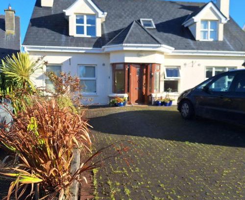 Listowel House | Lovely Twin Bedroom in Listowel Kerry
