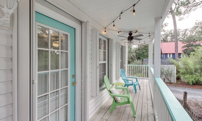Tybee Island Cottage | Lovely Tybee Island Home w/Deck < 1 Mi to Beach!