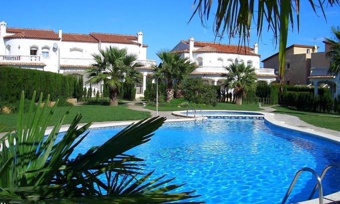 Miami Platja Villa | Lovely villa in family resort