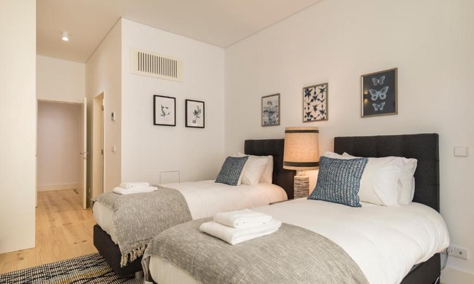 Sao Paulo Apartment | LovelyStay - Hidden Oasis with River View