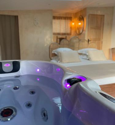 Aigues-Mortes Bed & Breakfast | Loveness Suite & Spa