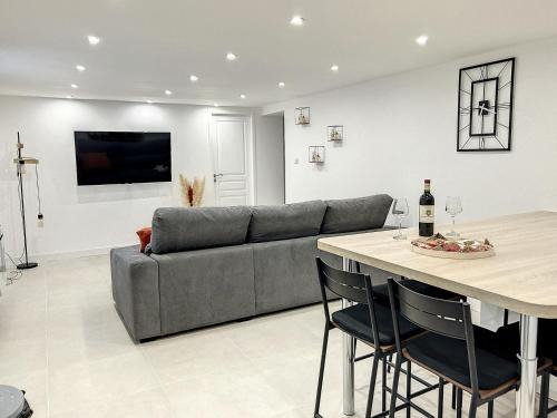 Sollies Pont Apartment | LoveRoom - Au Loge Love