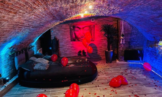 Valenciennes Hotel | loveroom21