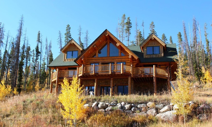 Silverthorne House | Low Altitude, Luxury, Log Home Don't Get Sick on Your Vacation