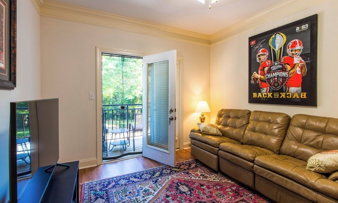 Athens Condo | Low Country Dawg House | Stunning Walking Trails!
