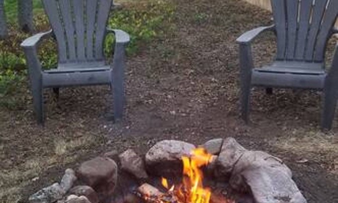 Layton House | LRG Pet Friendly 2BD/2BA Sleeps 6 with Waffles