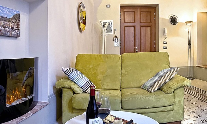 Lucca Historical Center Apartment | Lucca Paradiso - Charming and Roomy with Traditional Tuscan Details
