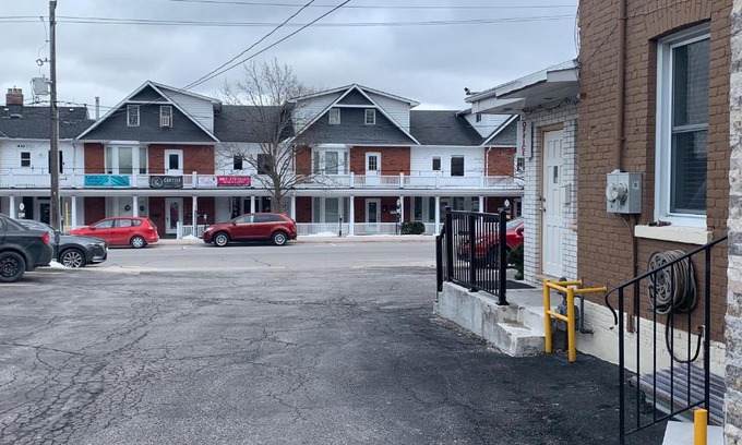 Whitby Hotel | Lucien Motel