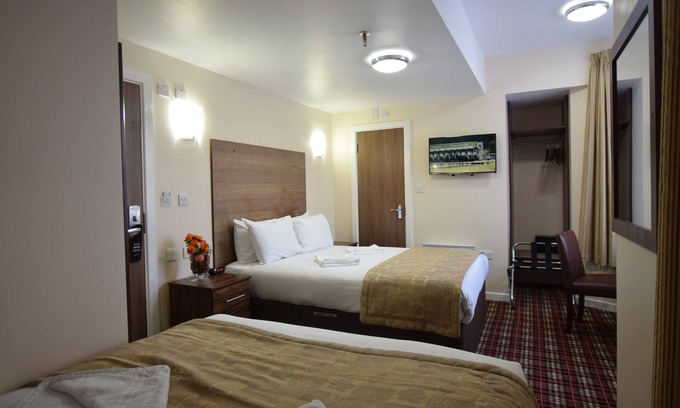 Valentines Hotel | Lucky 8 Hotel