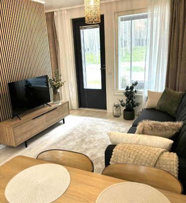 Kalajoki Apartment | Luhtitalon päätyhuoneisto saunalla - Liinavaatteet,pyyhkeet ja loppusiivous sisältyvät aina majoituksen hintaan