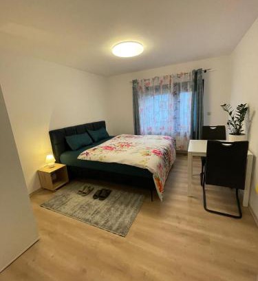 Ruesselsheim House | Luis Zimmer Wohnung Rüsselsheim O1