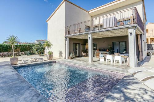 Perelada House | Lujosa casa con piscina zona Golf