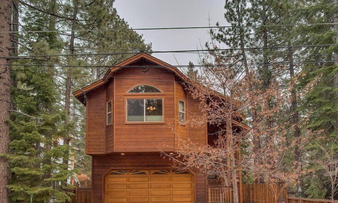 Tahoe Island House | Lukins Lodge by the Lake | Hot Tub