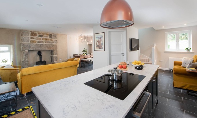 Newlyn Cottage | Lulyn - a cottage that sleeps 6 guests in 3 bedrooms