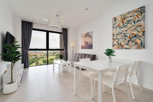 Tropicana Apartment | Lumi Tropicana Golf Course View