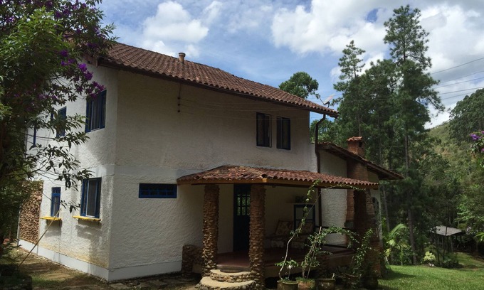 Lumiar House | LUMIAR HOUSE WITH 3 BEDROOMS, 2 LIVING ROOMS, PRIVATE POOL AND SWIMMING POOL WITH NATURAL WATER