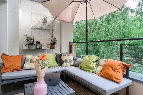 Lodz Apartment | Lumina apartment with balcony overlooking the park