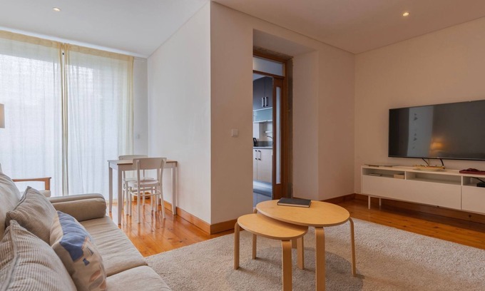 Alfama Apartment | Luminous 1BDR Apartment by LovelyStay