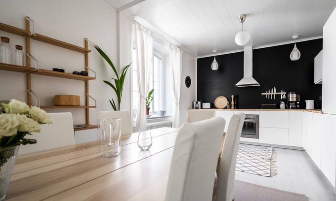 Keskinen District Apartment | Luminous 1br next to Puu-Vallilla