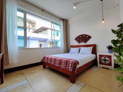 Thung Maha Mek Apartment | Lumphini 9 Haven Urban Retreat Bright Room